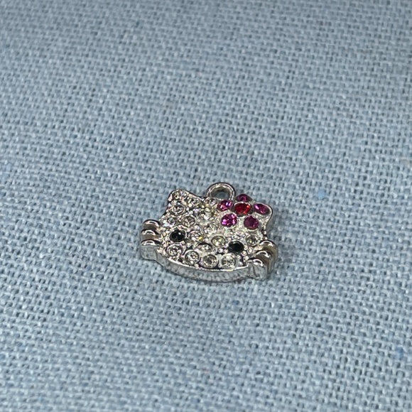 Hello Kitty Rhinestone Pendant Silver Plated - Picture 8 of 8